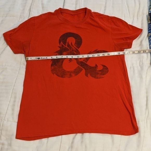 DUNGEONS and dragons graphic tee - Picture 3 of 5
